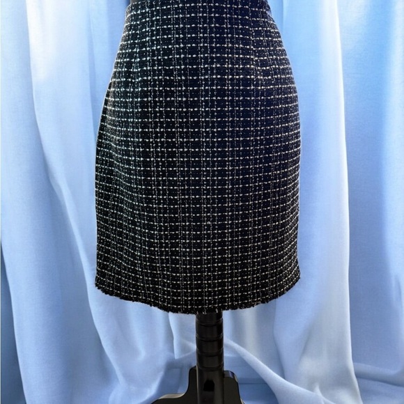Ann Taylor Black and White Pencil Skirt Tweed EUC worn once - Picture 2 of 5